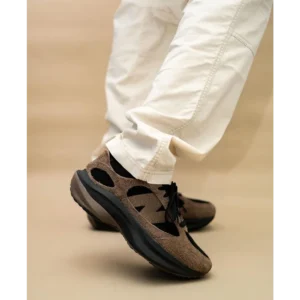Classy New Balance Wrpd Brown Shoes For Men (S1H52)