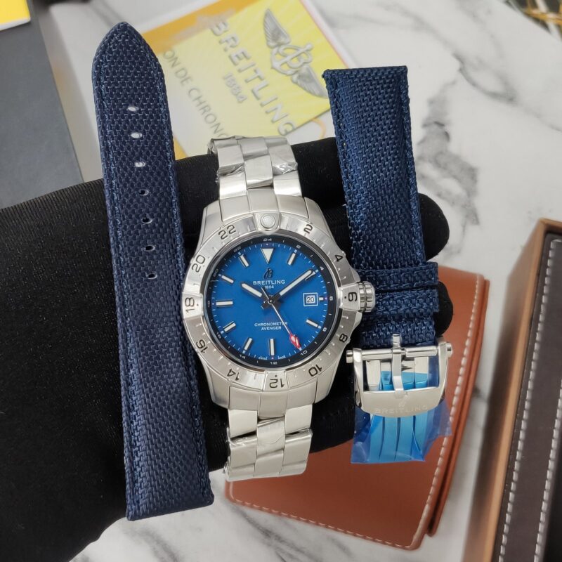 Breitling Avenger GMT 44mm Silver Case