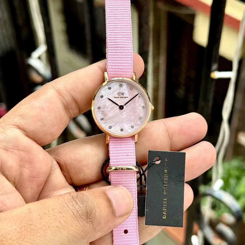 Daniel Wellington Petite Pink Crystal Dial 28mm