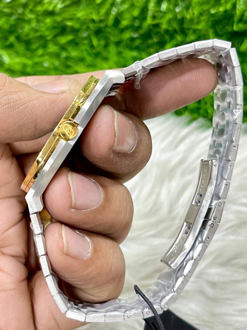 Gucci Diamond Fitted Silver With Golden Dial