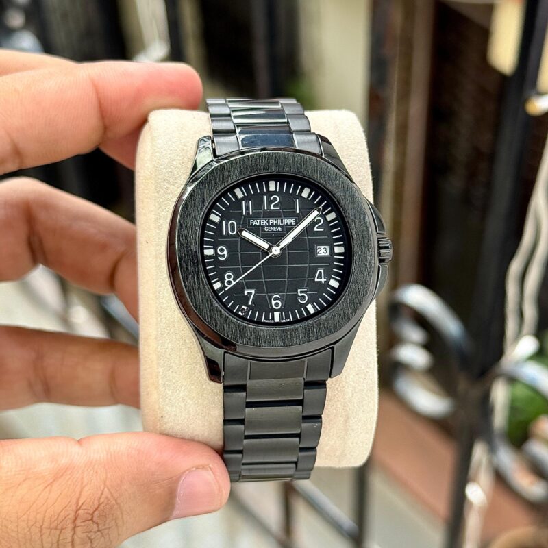 Patek Philippe Aquanaut Full Black Quartz